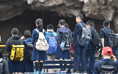 集合場所に集まり、仕事開始